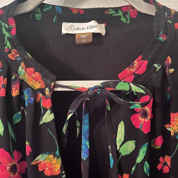 Calvin Klein Flutter Slv Dress - Picture 2 of 3